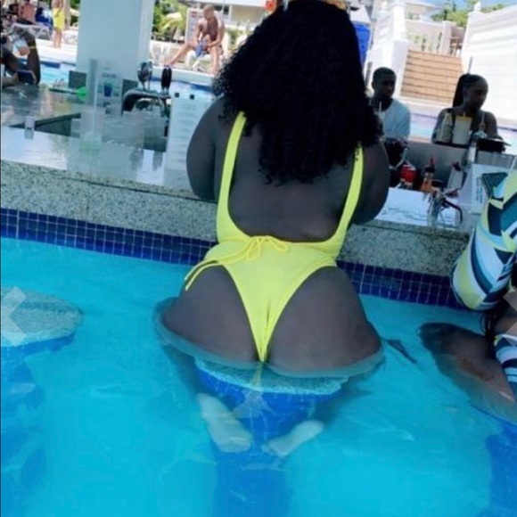 Sexy strappy one piece! ☀️🌴 - Picture 4 of 5